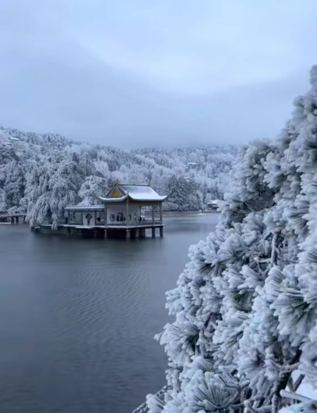 庐山雪景